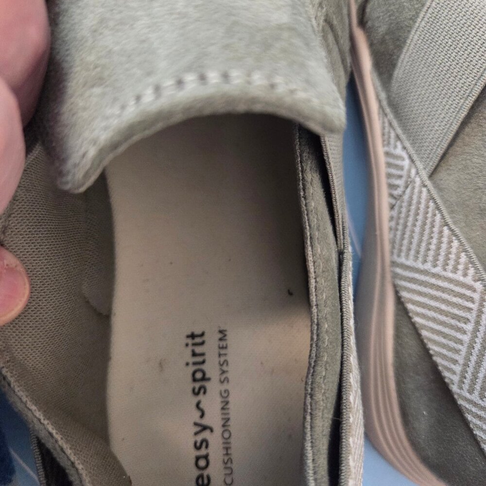 Easy Spirit Lora Slip On Suede Walking Shoe Womens Size 8.5 Wide Olive NWT & box - Picture 11 of 11